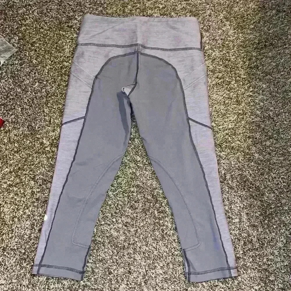 Lululemon Polocrosse Crop *Denim size 4
Fossil White Slub Denim / Fossil - Picture 4 of 16